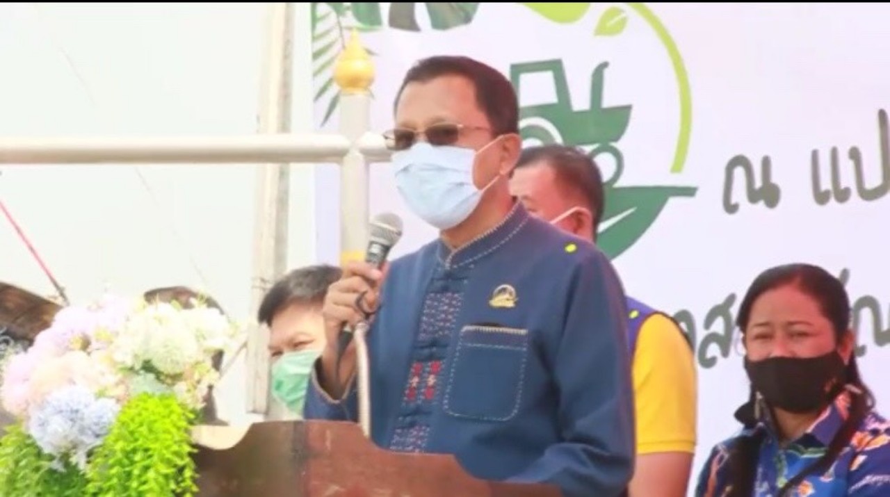 ผู้ว่าฯอยุธยา รณรงค์ลดการเผาฟางในท้องนา