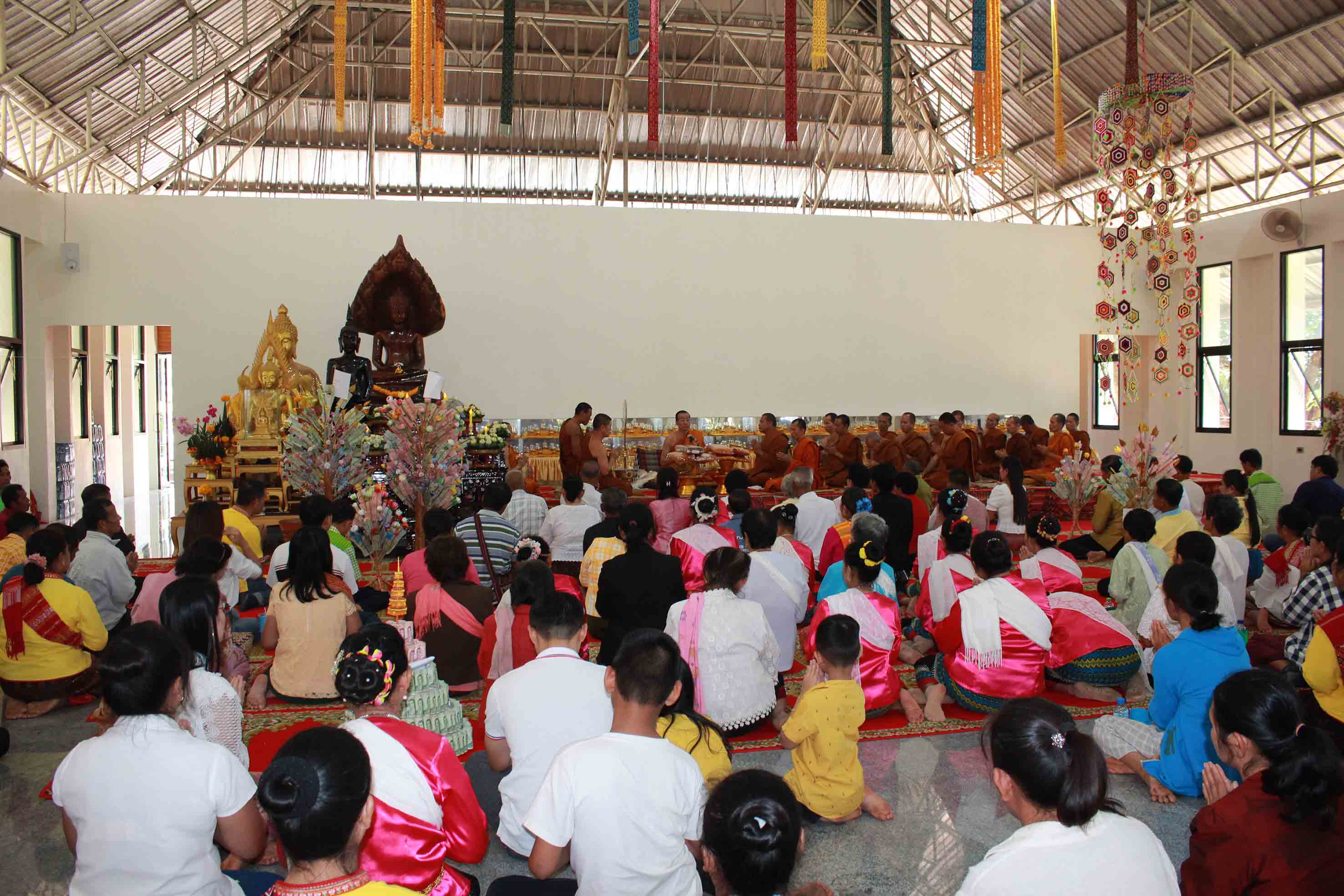 'ชมรมผู้สูงอายุ ต.หนองสรวง'ทำบุญกฐินบูชาเทวดา 4 ทิศน้อมจิตอธิษฐานบ้านเมืองสงบสุข