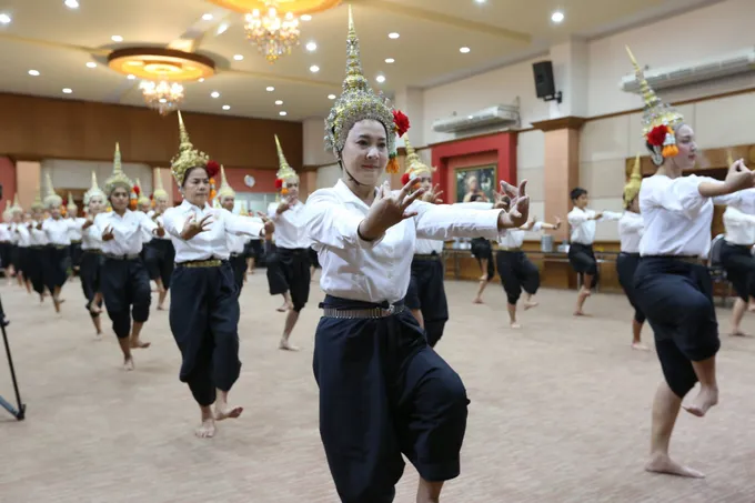 ชาวราชภัฏสุราษฎร์ ซ้อมใหญ่การแสดงมหรสพ 