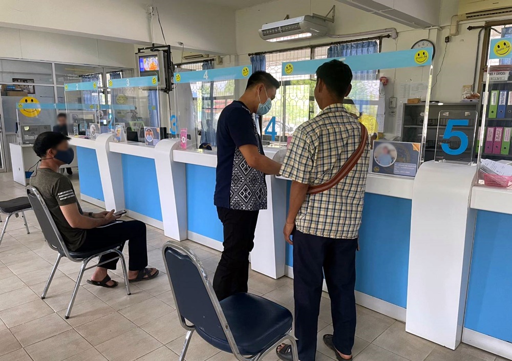 นอภ.สบเมย ตรวจงานทะเบียนราษฎร์ สั่ง จนท.ดูแลอำนวยความสะดวกชาวบ้าน "บำบัดทุกข์ บำรุงสุข ประชาชน" 