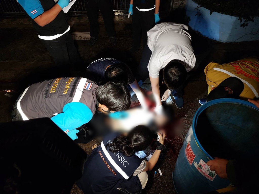 สลด!! 2 เยาวชน ถูกโจ๋บางนายกพวกรุมทำร้ายเสียชีวิตในซอยอุดมสุข 