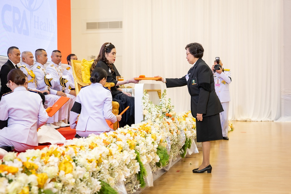 กรมพระศรีสวางควัฒนฯ เสด็จพระราชทานประกาศนียบัตร-เข็มตราสัญลักษณ์แก่ผู้สำเร็จการอบรมหลักสูตรสื่อสุขภาพ รุ่นที่4 และ รุ่นที่5 วิทยาลัยจุฬาภรณ์