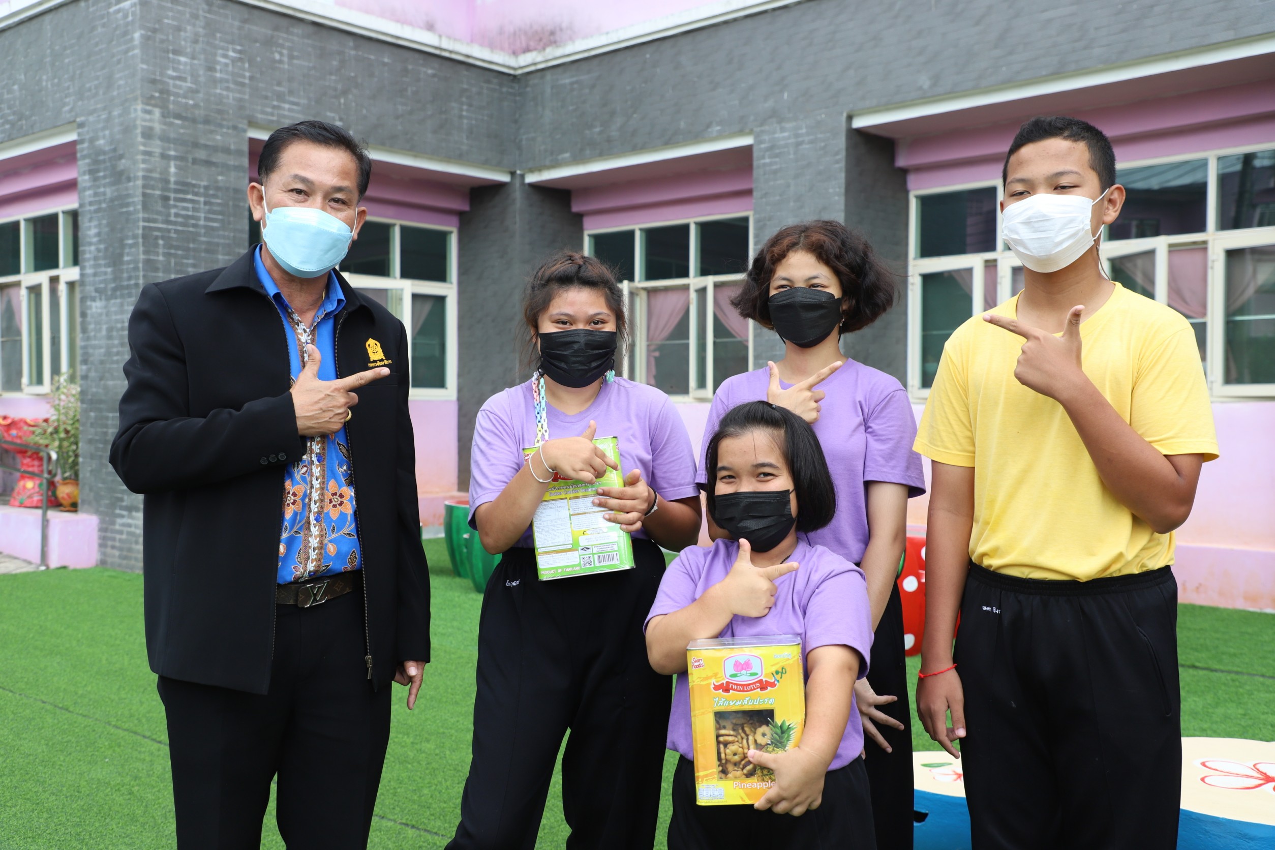 ผู้ตรวจราชการกระทรวงศึกษาธิการ พร้อมคณะ ลงพื้นที่โรงเรียนในจังหวัดพังงา