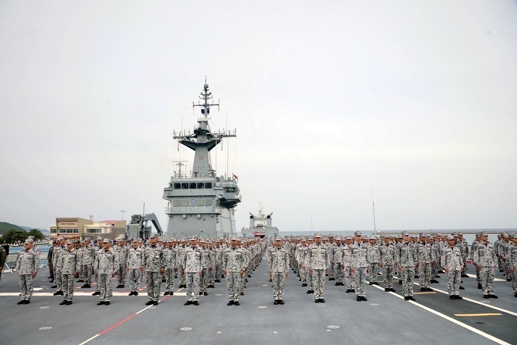 ผบ.กองเรือยุทธการ มอบนโยบายเตรียมพร้อมกำลังรบทางเรืออากาศยานหน่วยซีล