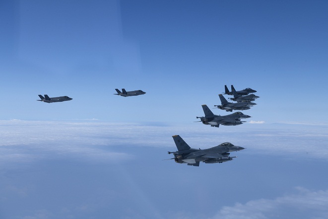 “โสมแดง” ฉุน “มะกัน-โสมขาว” ซ้อมรบทางอากาศ