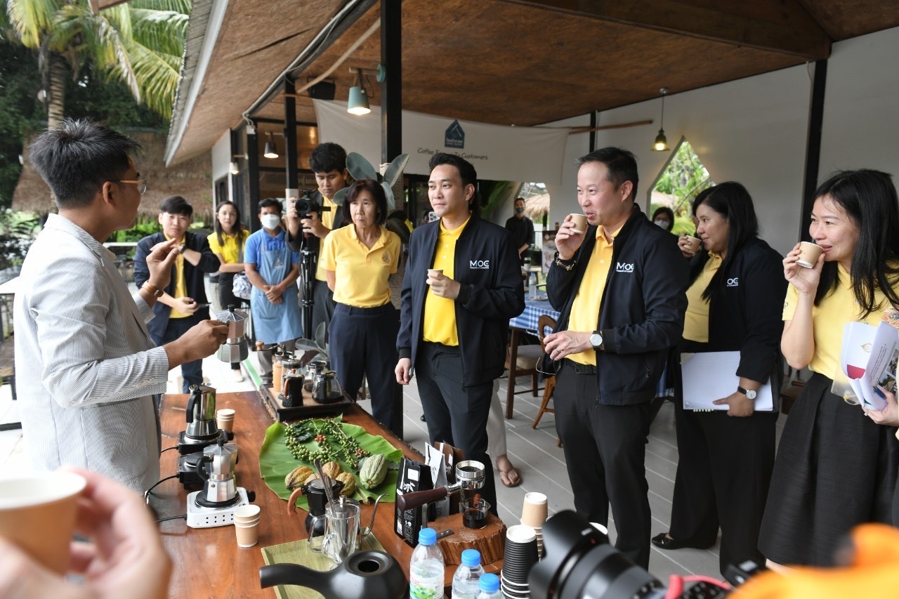 “พาณิชย์” ลุยสร้างแบรนด์ “กาแฟวังน้ำเขียว” สินค้า GI เมืองย่าโม 