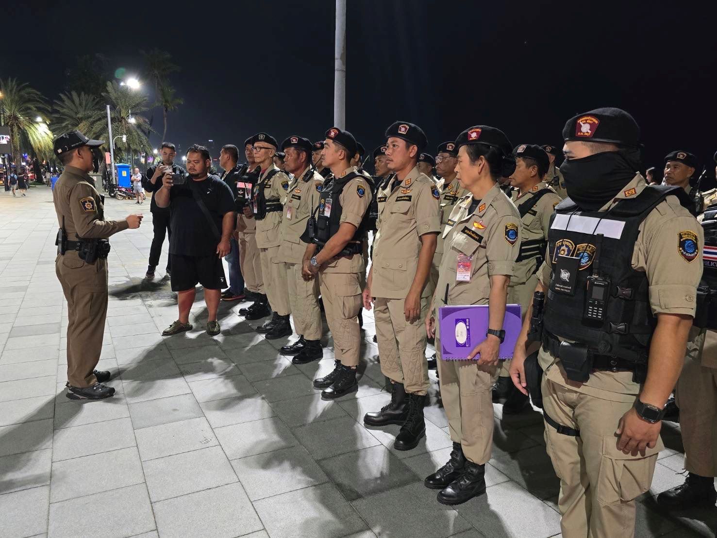 ตำรวจพัทยาคุมเข้มสถานบันเทิงป้องปรามผิดกฎหมายในวันออกพรรษา