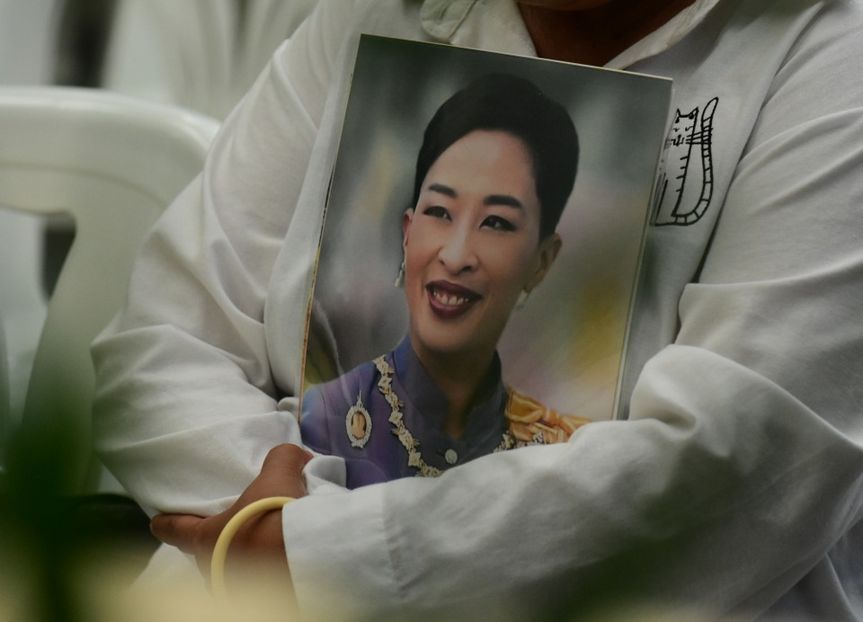พสกนิกรร่ำไห้ด้วยความอาลัยรักที่มีต่อ "เจ้าฟ้าพัชรกิติยาภาฯ" 