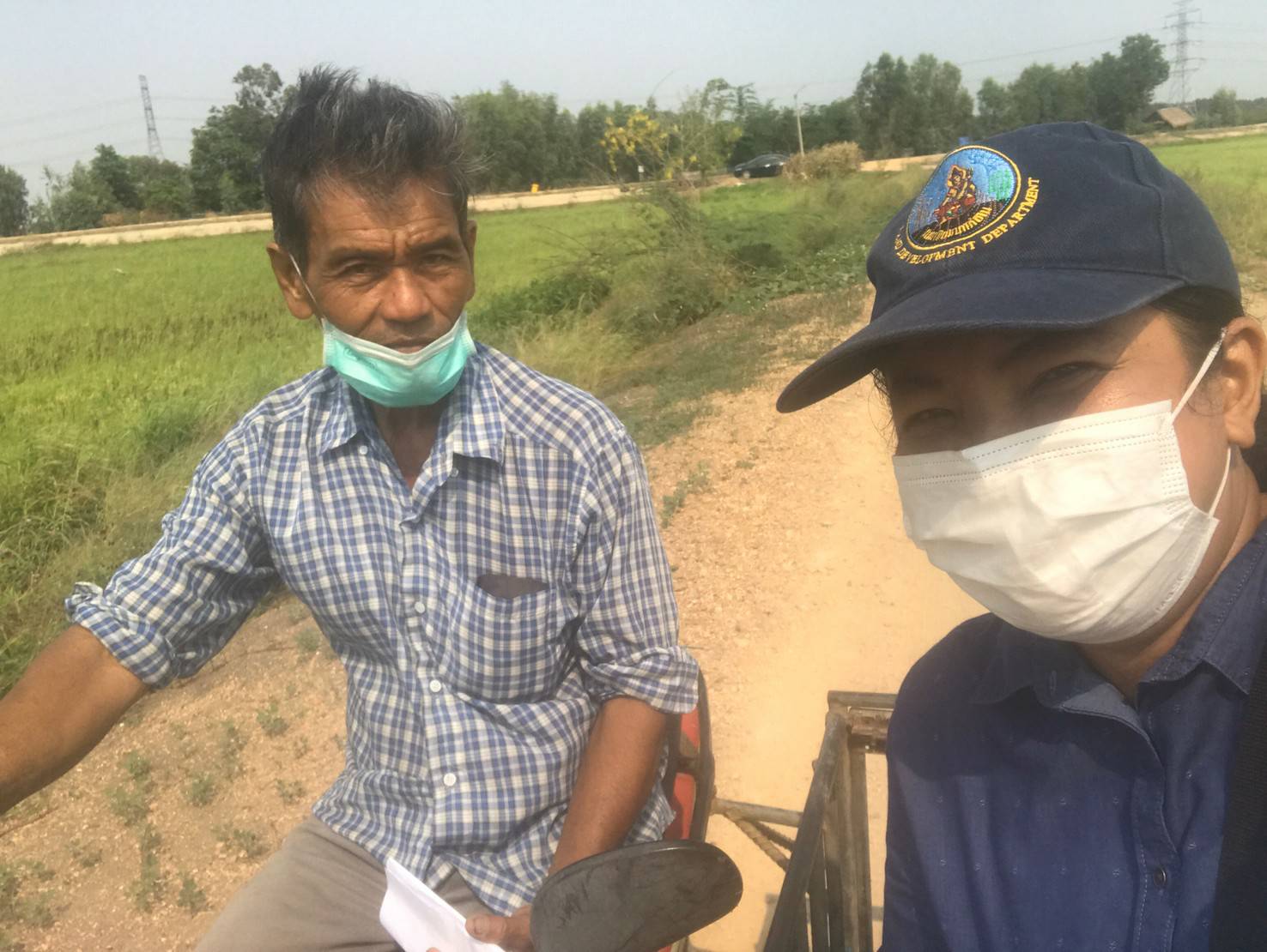 'พัฒนาที่ดินอยุธยา' ช่วยเหลือเกษตรกรในการปรับปรุงดินกรดเกือบ 1,000 ไร่ ช่วงสถานการณ์โควิด 19