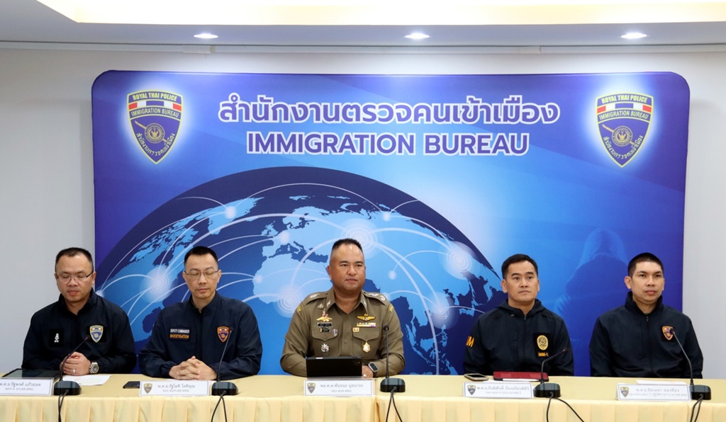 สตม.โชว์ผลงานรวบหนุ่มไต้หวัน-แดนปลาดิบอยู่เกินวีซ่า จับ หน.แก๊งรัสเซียทำหนังสือเดินทางปลอม
