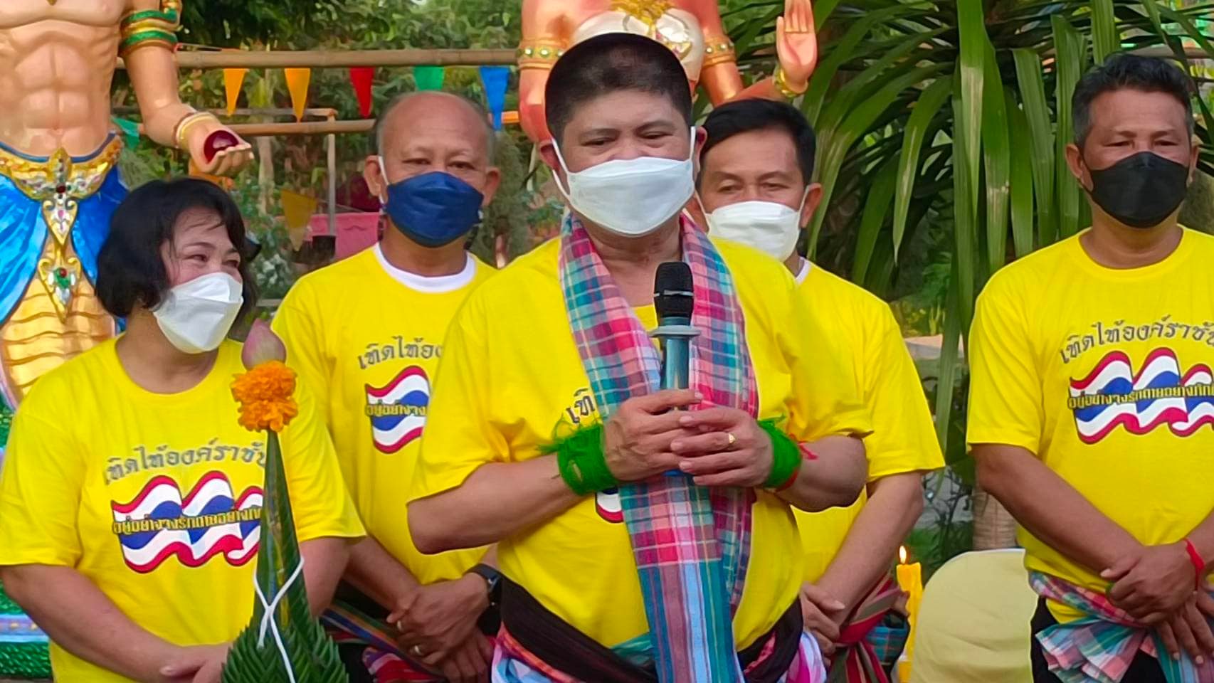 "แรมโบ้อีสาน" ถาม "ทักษิณ" เป็นใคร ทำไม "บิ๊กตู่" ต้องเจรจา ตกลงเรื่องเลือกตั้ง 
