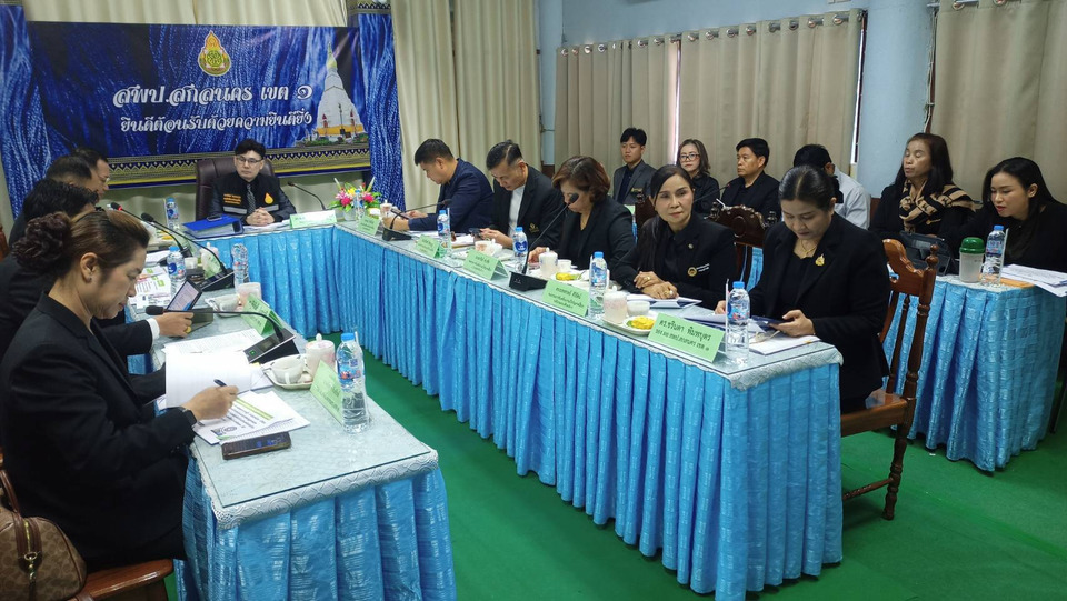 สพฐ.แก้หนี้ครูบำนาญสกลฯ 6 พันราย ก่อนเกิดเหตุสลดซ้ำ พร้อมขยายช่วยทั่วประเทศ 