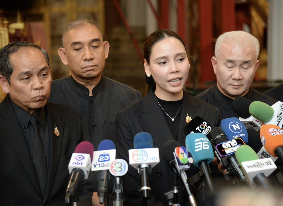 "ซาบีดา" ตรวจโรงราชรถ มั่นใจ กรมศิลปากรถวายงานพระเมรุมาศ "พระแม่แห่งแผ่นดิน" เตรียมเสนอ 3 แบบร่างพุธนี้ ชี้ไทม์ไลน์ก่อสร้างไม่เกิน 1 ปี