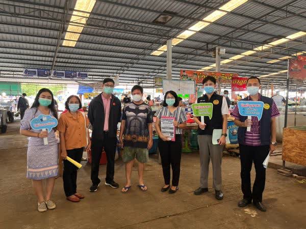 พณ.ตรังลงพื้นที่ตรวจสอบปริมาณและราคาสินค้าอุปโภคบริโภค