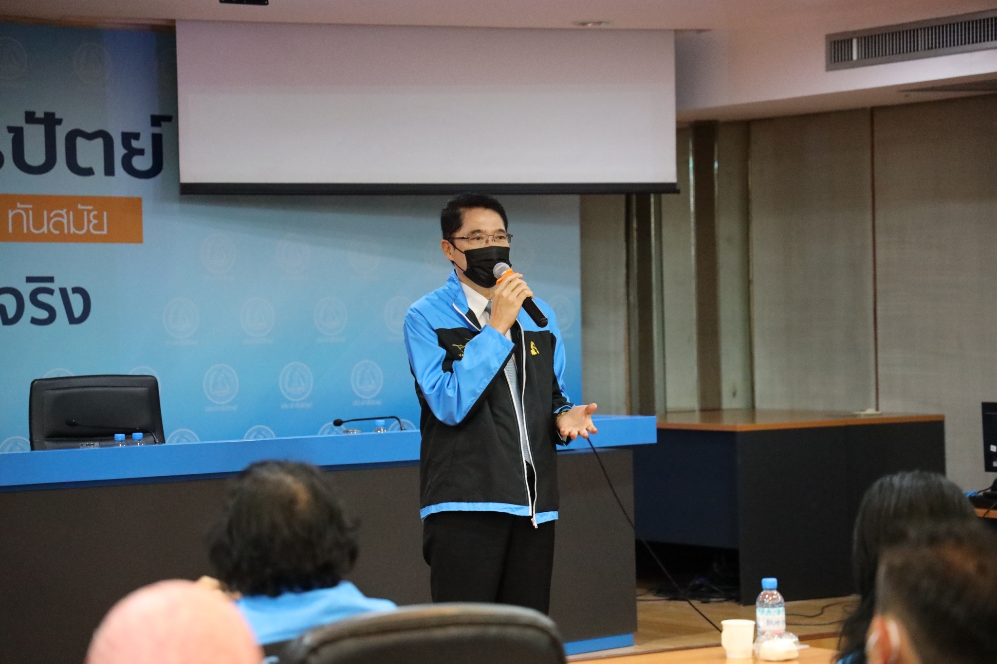"ปชป." ระดม "อดีต ส.ส. กทม. -ส.ก. ส.ข. -สาขาพรรค"  ช่วยน้ำท่วม กทม.