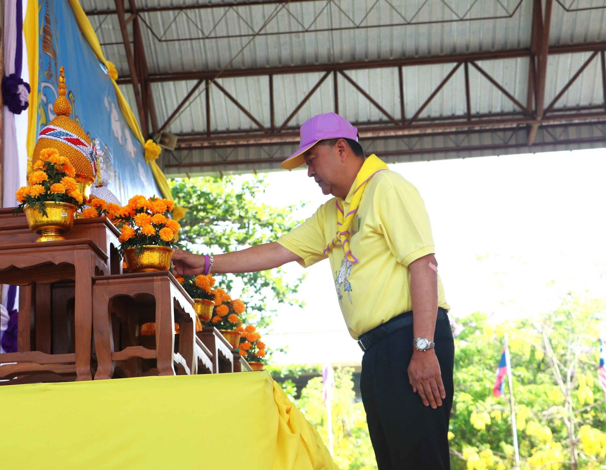 ร้อยเอ็ดนำจิตอาสาพัฒนาปรับปรุงภูมิทัศน์ทำความสะอาดโรงเรียนราชประชานุเคราะห์ 63
