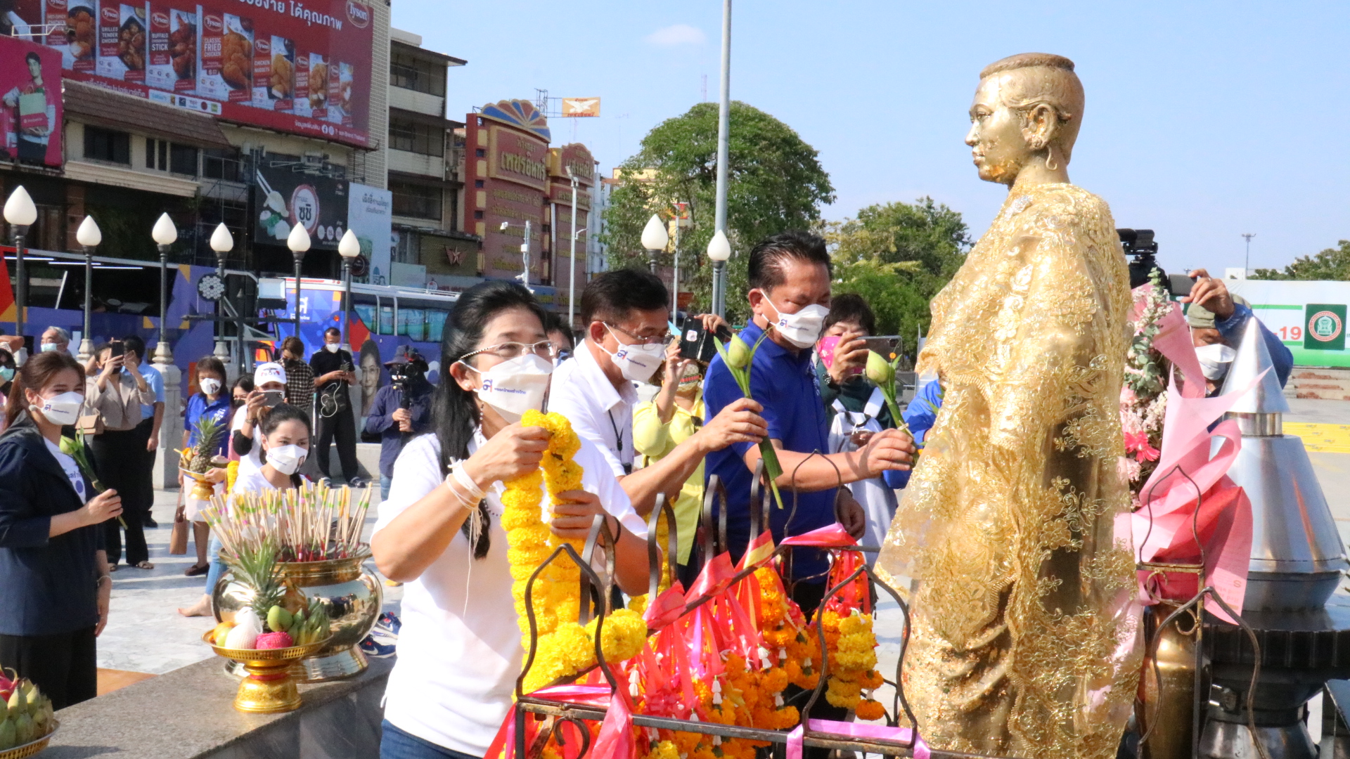 “คุณหญิงสุดารัตน์” พาคาราวานไทยสร้างไทยสักการะย่าโม อ้อนเป็นลูกโคราช หลานย่าโม สร้างโคราชเป็น “มหานครของภูมิภาค” 