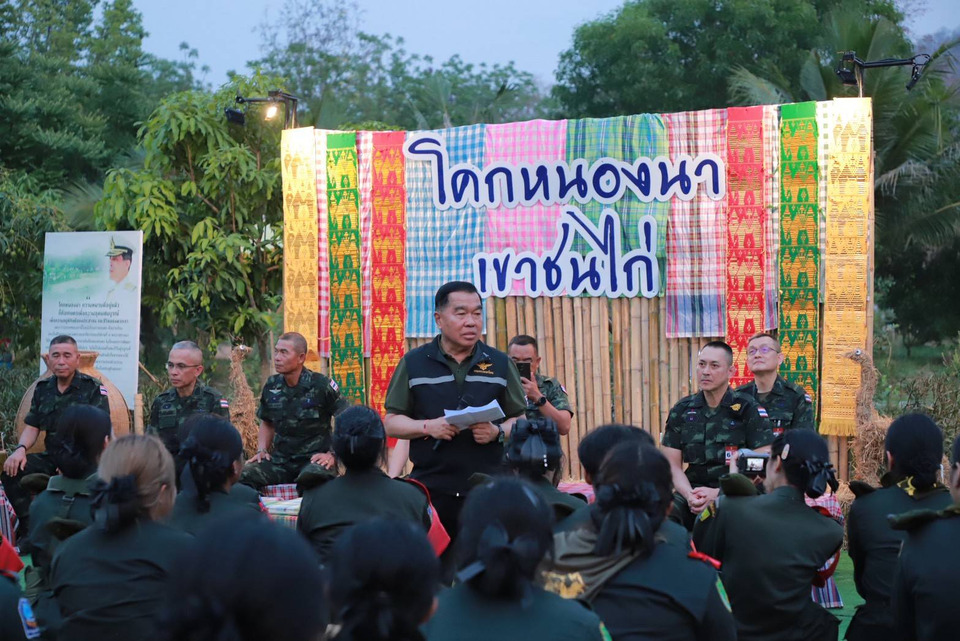 รมว.กห. ตรวจเยี่ยมการฝึกภาคสนามนักศึกษาวิชาทหาร ณ ค่ายฝึกเขาชนไก่ จ.กาญจนบุรี