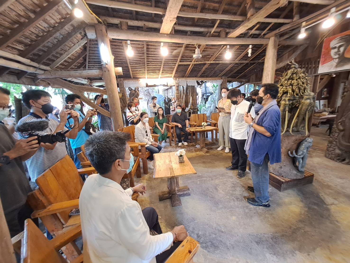 sacit ชูงานศิลปหัตถกรรมไทยชาวล้านนา ชั้นบรมครู ส่งต่อมรดกทางภูมิปัญญาที่ทรงคุณค่า ควรค่าแก่การสืบสาน ต่อยอดสู่คนรุ่นหลัง