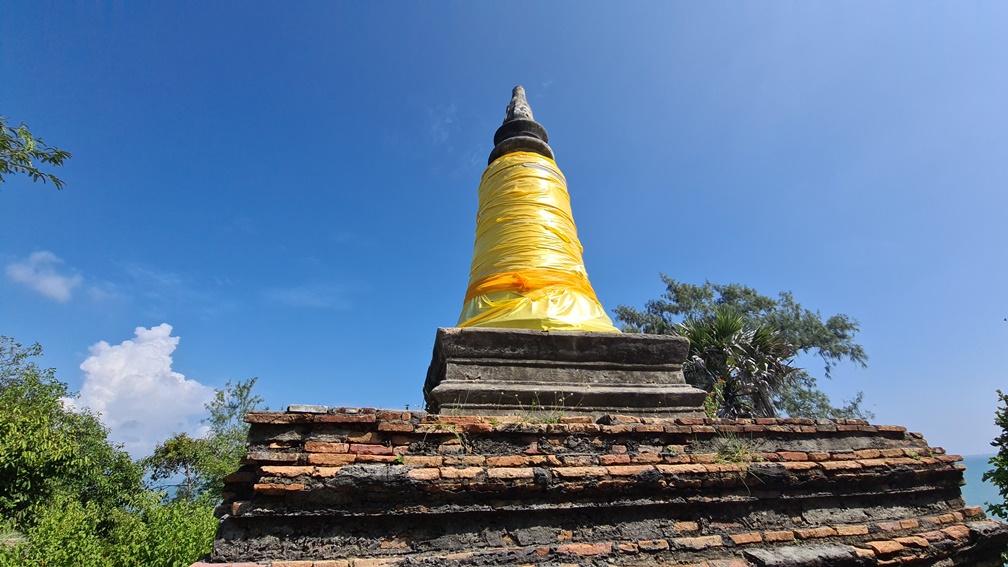 อาถรรพ์"เจดีย์เขาล้อน"ฟ้าผ่าสร้างไม่เสร็จ กลายเป็นจุดชมวิวทะเลสวยงาม