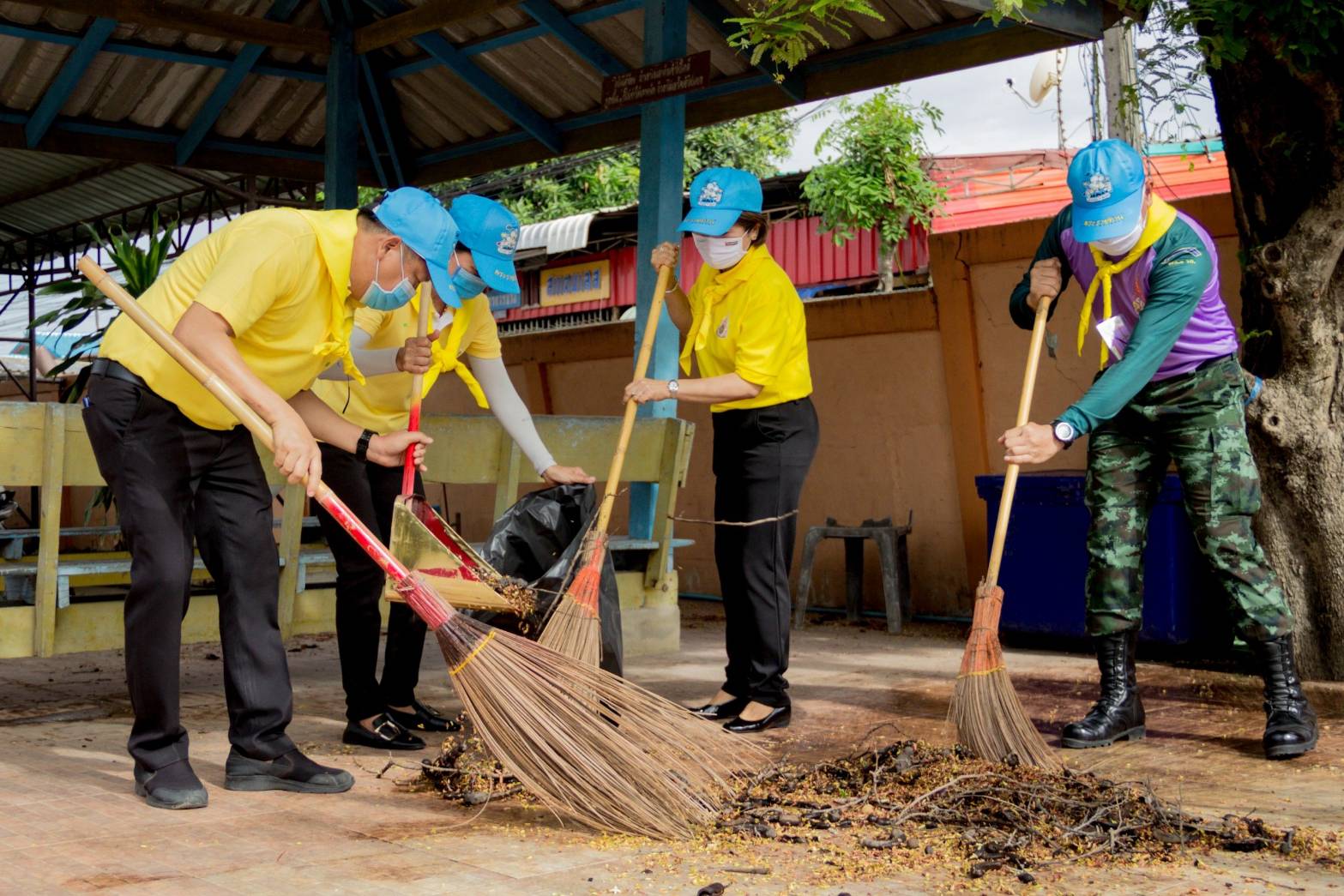 เทศบาลเมืองเขาสามยอด จัดกิจกรรม "เราทำความดี เพื่อชาติ ศาสน์ กษัตริย์ "