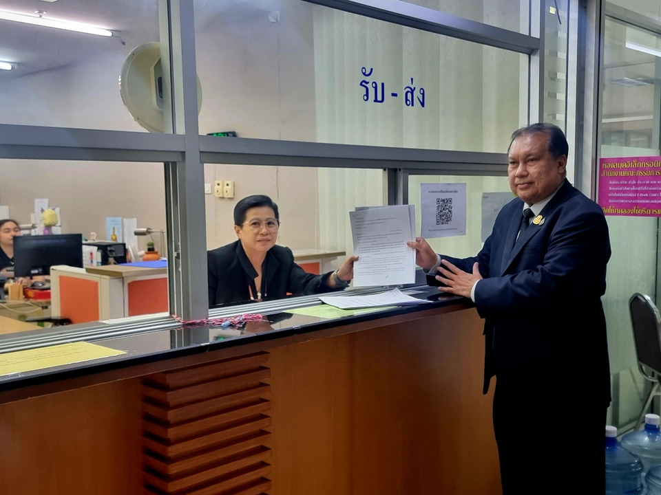 "สนธิญา" นักร้องการเมือง ยื่นหนังสือกกต.ทำหน้าที่ตามกฎหมายเลือกตั้ง ปัญหานับคะแนนใหม่ต้องตรวจสอบข้อเท็จจริงก่อนฟันธง
