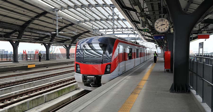 ปชช.แห่ใช้รถไฟฟ้าสายสีแดง เที่ยวงาน "เกษตรแฟร์ ปี 2566" ยอดสะสมทะลุ 5.3 ล้านคน 