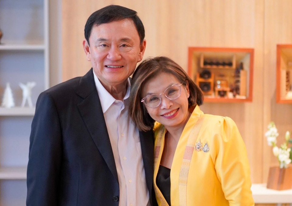 “มนพร” ยก “ทักษิณ” วีรบุรุษการเมือง อวยพรวันเกิด 77 ปี ชูผลงานเปลี่ยนนครพนม-นโยบายกินได้ยังอยู่ในใจคนไทย