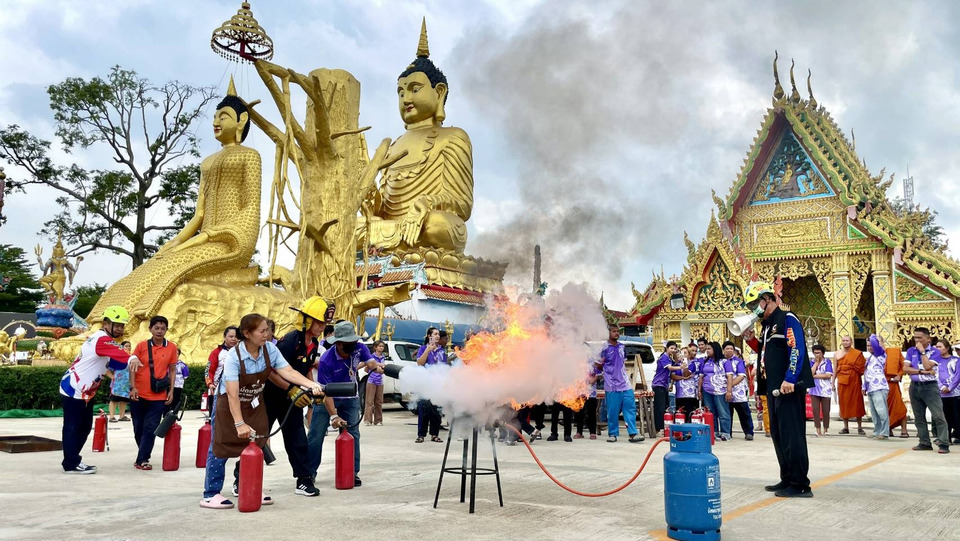 วัดมณีวงศ์ จัดเต็มซ้อมดับเพลิง สร้างความพร้อมดูแลญาติโยมและนักท่องเที่ยว 