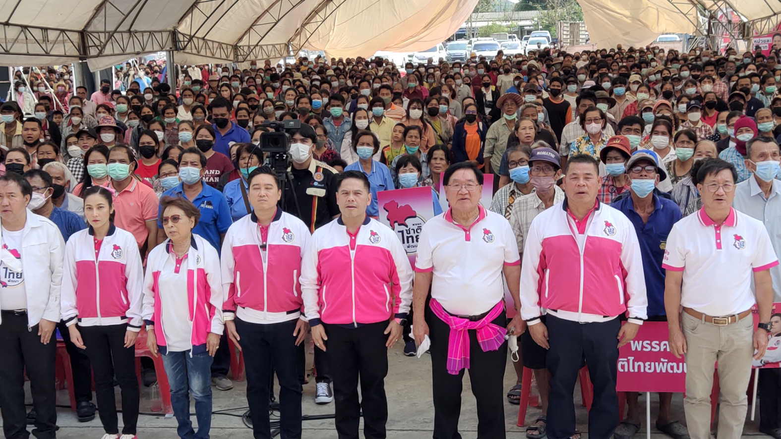 ‘บิ๊กท็อป’ ควง ‘ประภัตร’ ลุยขอคะแนนเสียงชาวสุพรรณ