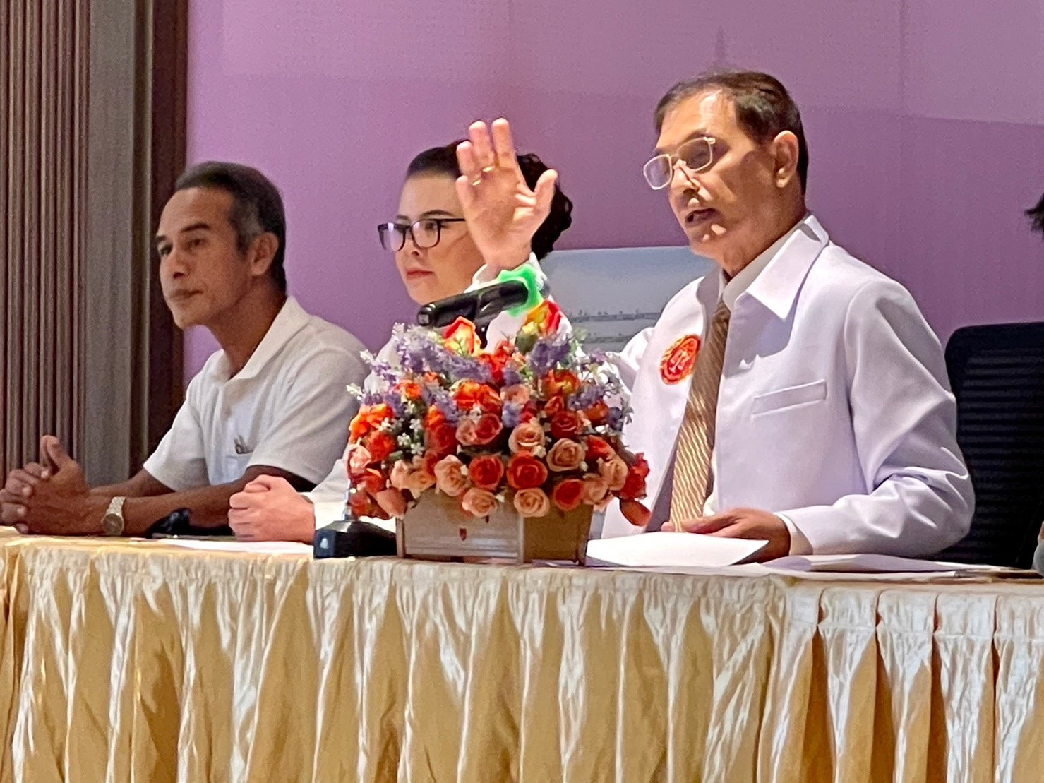 "ทนายกองทัพธรรม" ติง "ศรีสุวรรณ" อย่ายุ่งเรื่องวัดชลประทาน ถ้าไม่รู้กฎหมายดีพอ
