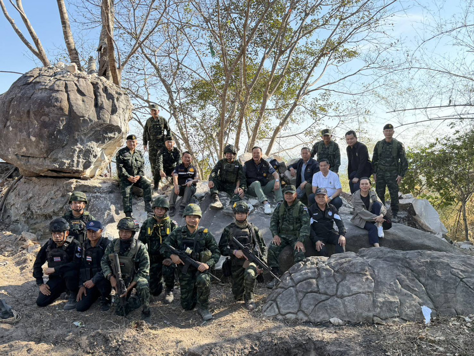 ประมวลภาพ "นายกฯ" ลงพื้นที่ปราสาทคนา ให้กำลังใจทหารปีใหม่ ย้ำกองทัพคุมพื้นที่สมบูรณ์ ไม่ยอมให้ใครคุกคามอธิปไตยไทย