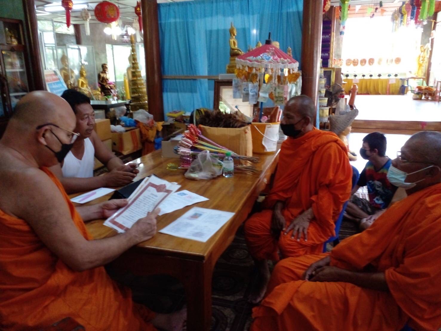 ฉาวอีก! จับ 2 พระอ้างชื่อสำนักสงฆ์ดังออกเรี่ยไร พร้อมจับสึกส่งตำรวจดำเนินคดี