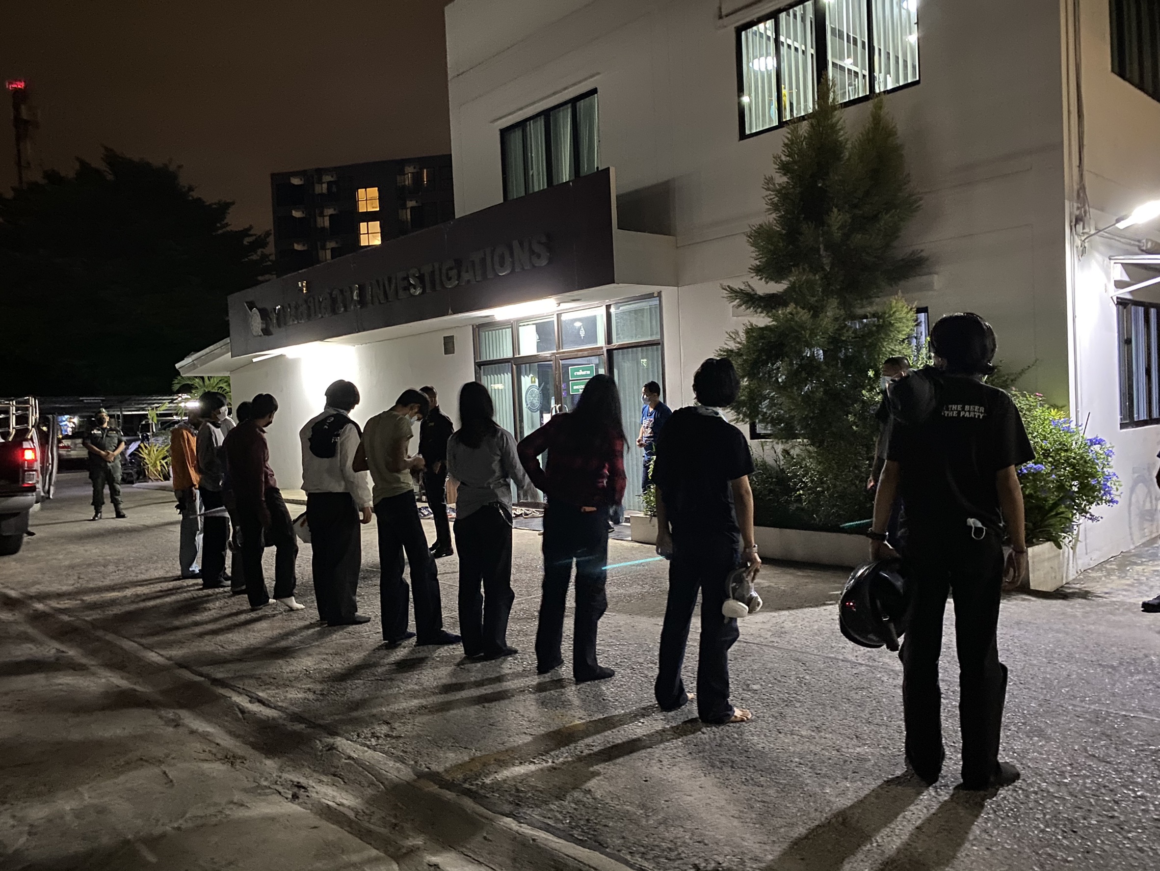 ตำรวจ 191 รวบ ม่อน อาชีวะ แกนนำกลุ่มอาชีวะพิทักษ์ประชาชน ผู้ต้องหาตามหมายจับศาลจังหวัดนนทบุรี