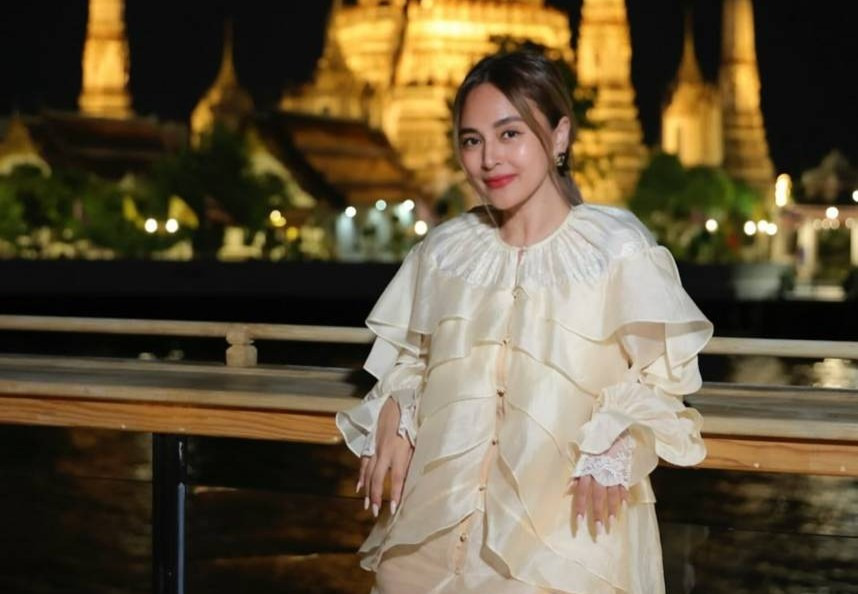 ส่องประวัติ “นานา ไรบีนา” ดารา–พิธีกรชื่อดัง ชีวิตครอบครัว-ธุรกิจ ก่อนเจอดราม่าหนี้ 400 ล้าน