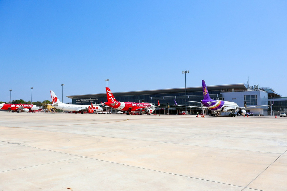 "ภัทรพงศ์" สั่ง ทย.ส่งเสริมเส้นทางบินใหม่ ขานรับ ลดค่าบริการ Landing & Parking 50% ทั้งเที่ยวบินภายในและตปท.