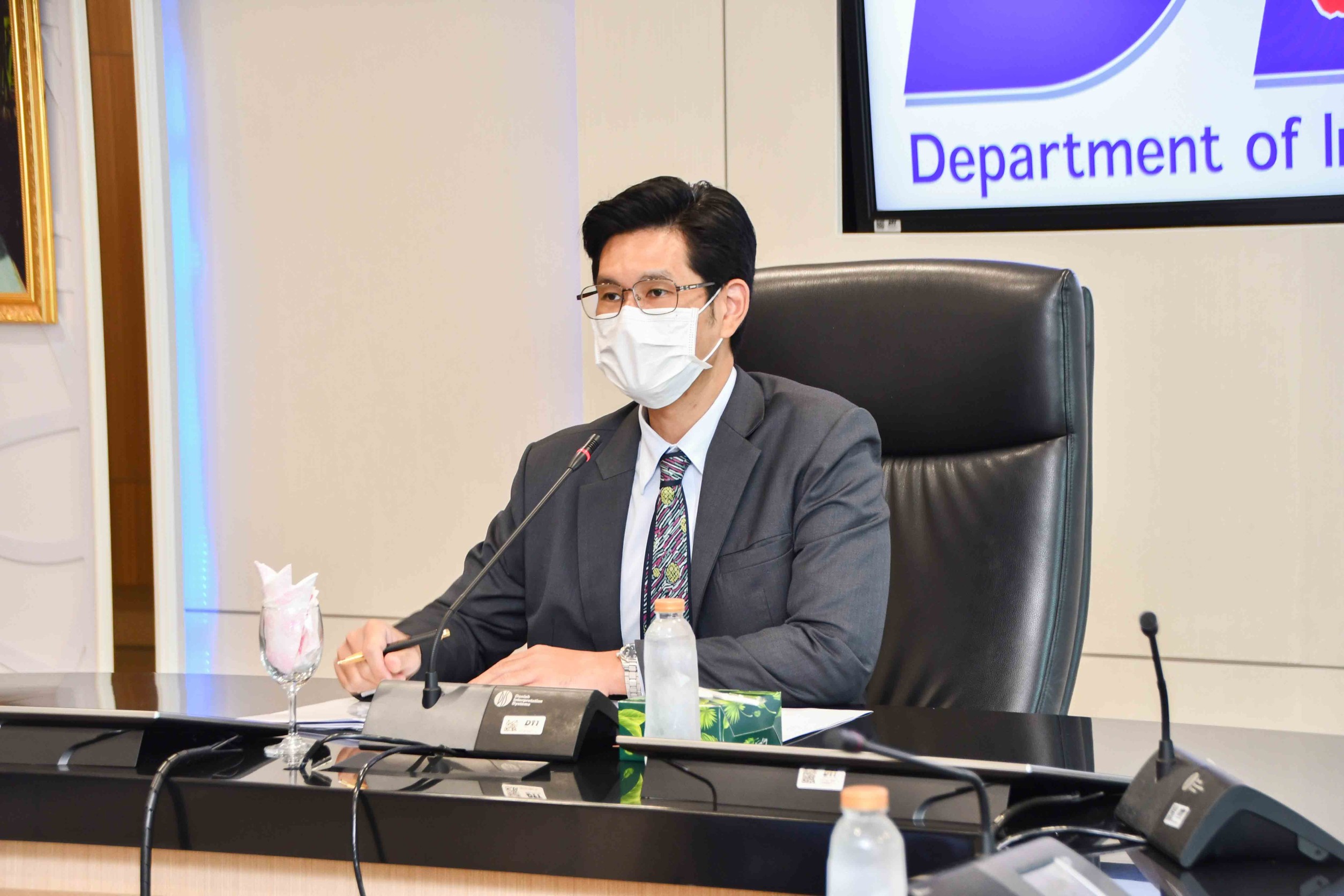 “พณ.” ลดราคาปุ๋ย ช่วยเกษตรกร หั่นต้นทุนแล้วทะลุ 60 ล้านบาท ลั่นกักตุน-ขายแพงเจอปรับคุกอ่วม