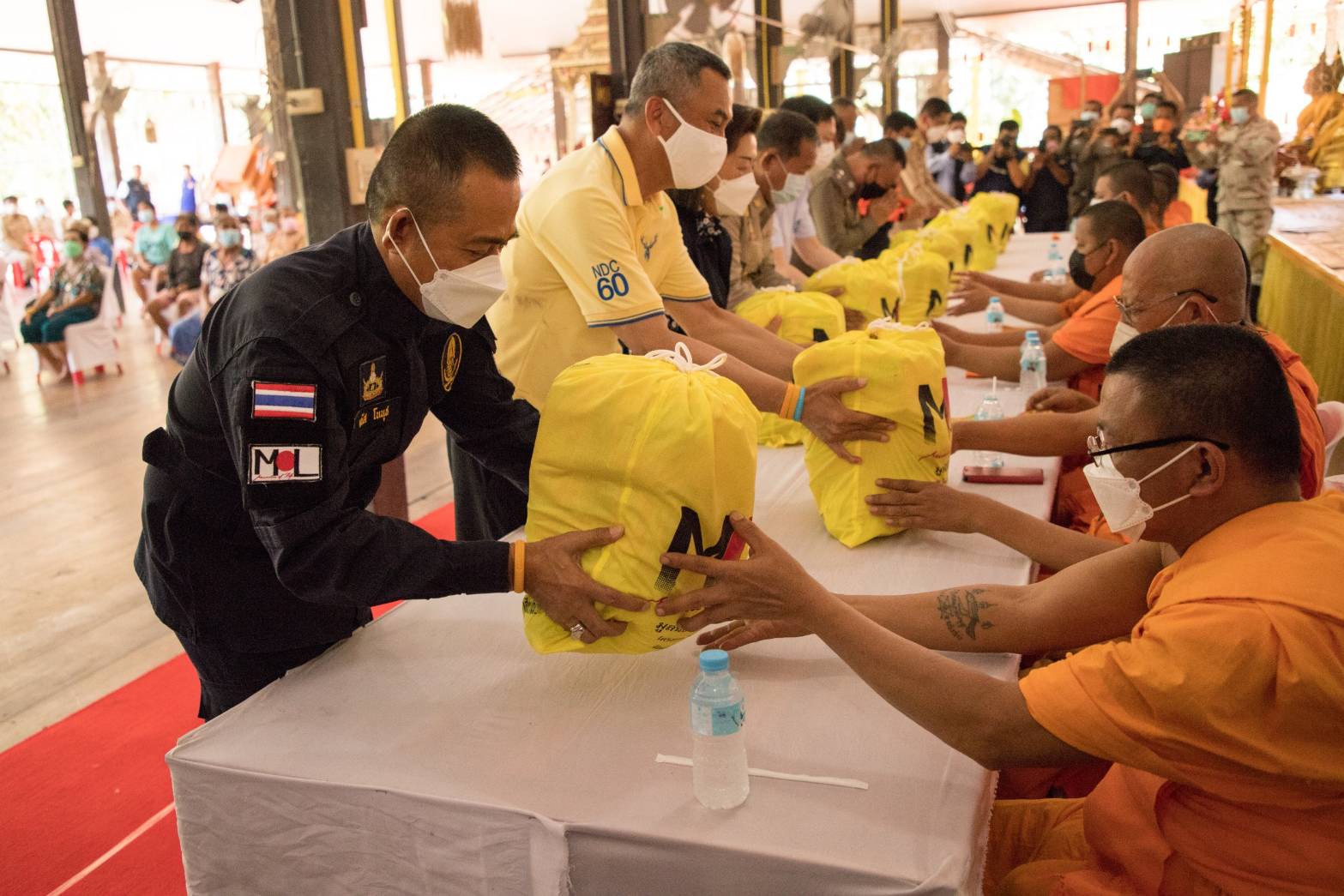 มูลนิธิมิราเคิล ออฟไลฟ์ มอบถุงยังชีพช่วยเหลือผู้ประสบอุทกภัยในพื้นที่ จ.สุโขทัย