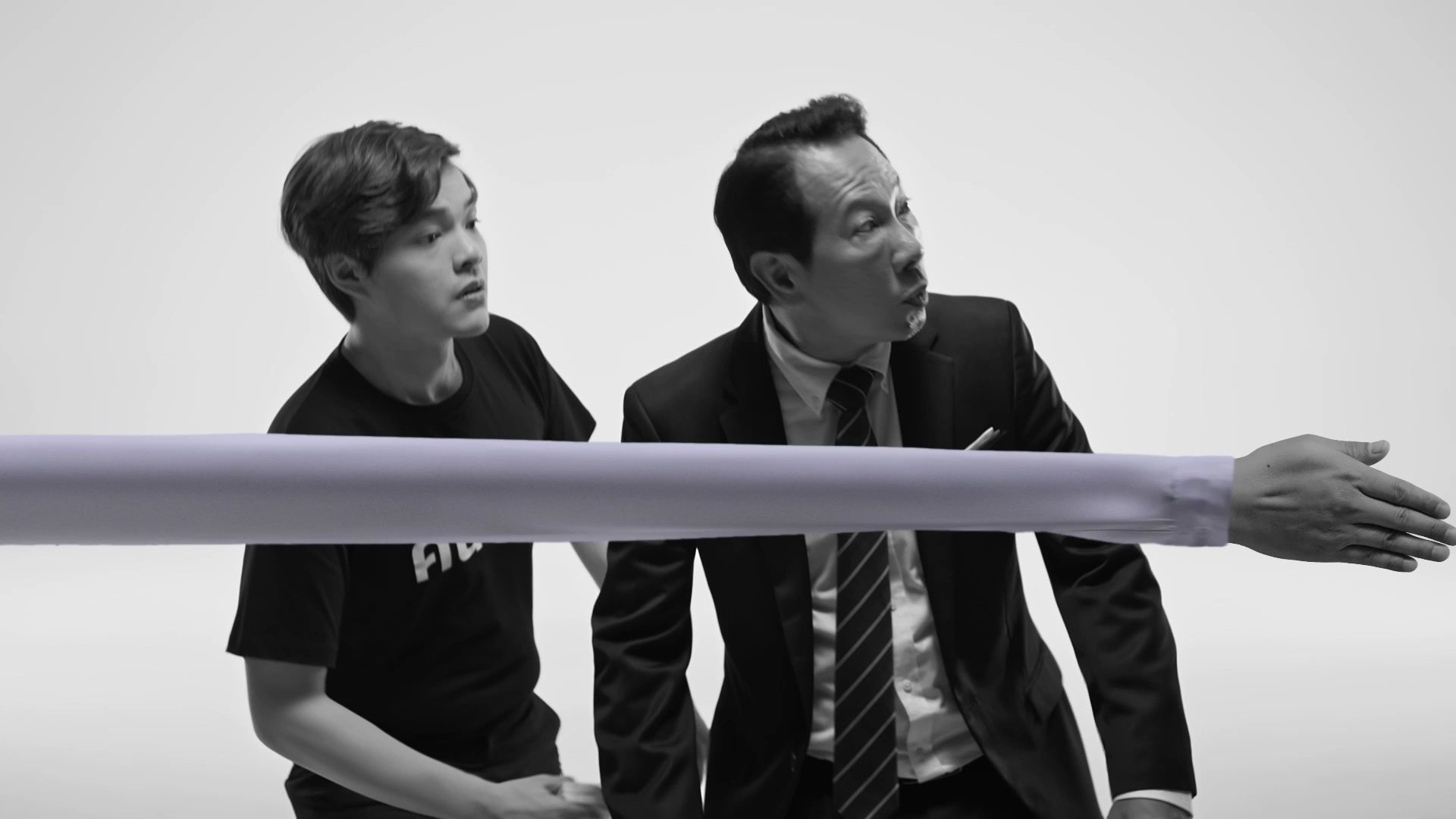 “รทสช.”ปล่อยคลิป “มือยาว” โชว์กึ๋น “บิ๊กตู่-ทีมเศรษฐกิจ” หาเงินได้ ใช้เงินเป็น