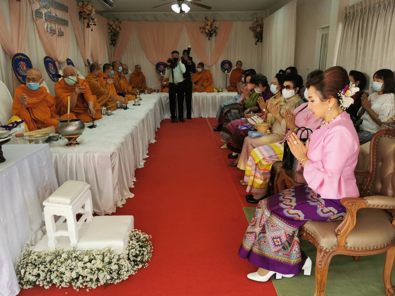  ทำบุญ เนื่องในวันคล้ายวันคล้ายวันก่อตั้งสมาคมแม่บ้านทหารบก สาขา  ศูนย์การบินทหารบก 