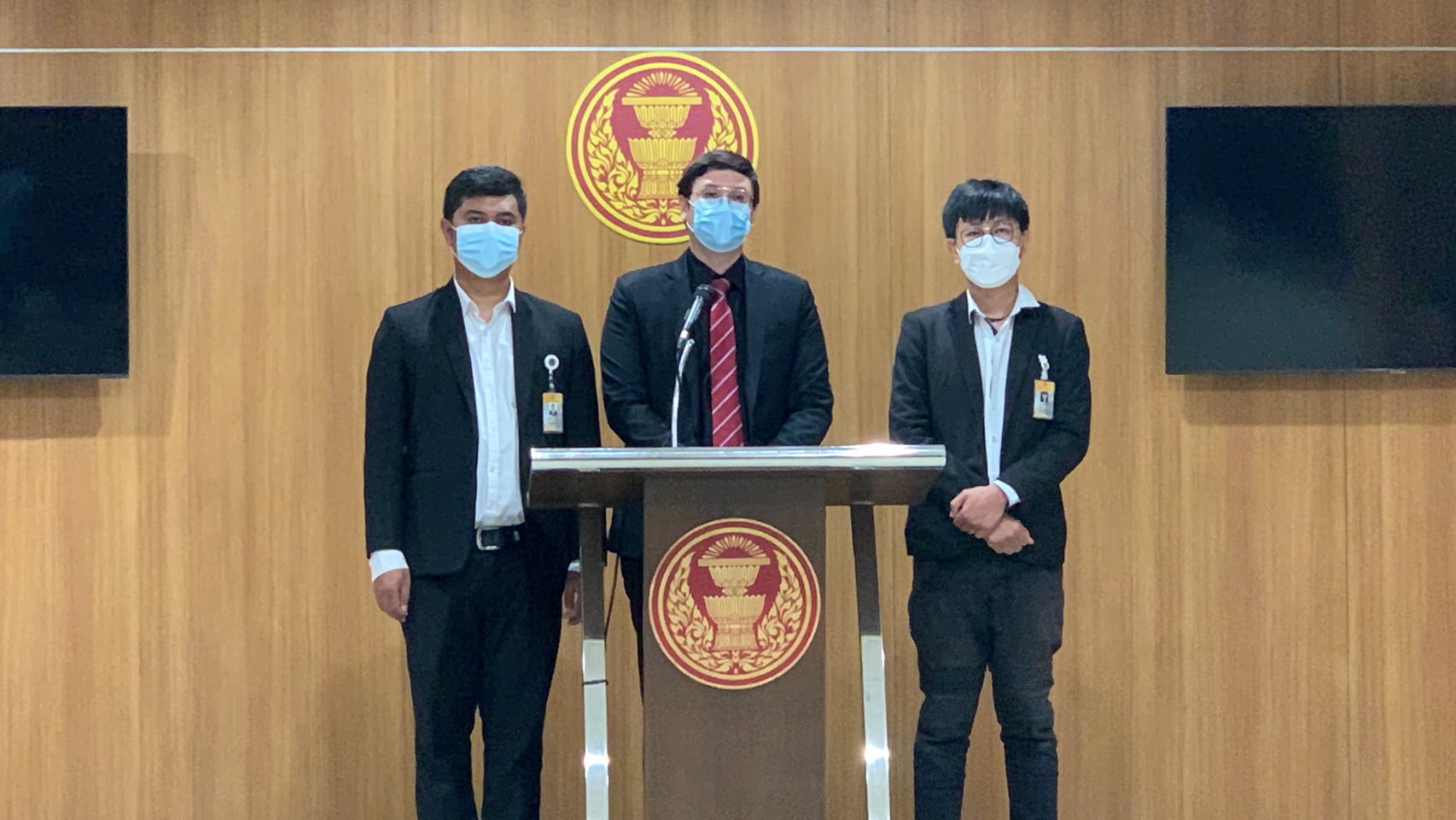 "โรม"​ โวยนักกิจกรรมเห็นต่างการเมืองถูกคุกคาม ไม่ให้ประกันตัวระนาว