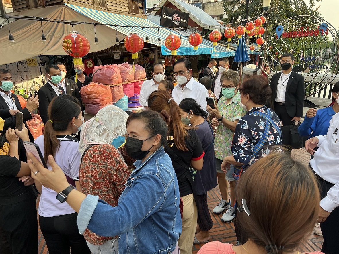 "นายกฯ" ลงพื้นที่คลองโอ่งอ่าง ชื่นชมความสำเร็จการพัฒนาต่อยอดสร้างมูลค่าทางเศรษฐกิจ 