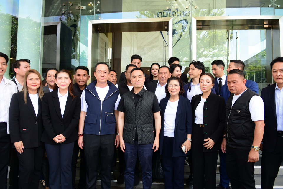 มาตามนัด! "เอกนัฏ" นำทัพ "สุดซอย" กวาด "บ้านใหญ่' ใต้-เหนือ-กทม." เข้าภูมิใจไทย พรึ่บ! ภท.เนื้อหอม รับอดีต สส.รทสช. ชุดใหญ่สู้ศึกเลือกตั้ง