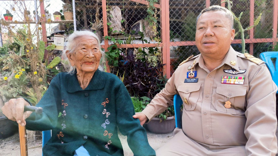 ยโสธรฮือฮา! คุณยายวัย 100 ปี หัวใจประชาธิปไตย ออกใช้สิทธิเลือกตั้ง–ประชามติ