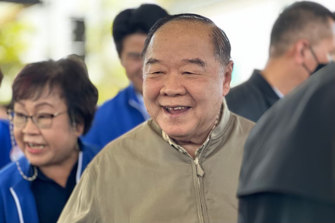 "บิ๊กป้อม" ย้ำ ! "พปชร." ร่วมรัฐบาลต่อ สยบลือถูกปรับออก แจงมีภารกิจต้อนรับนักกีฬาโอลิมปิค ส่วน "ธรรมนัส" ติดงานที่พะเยา 