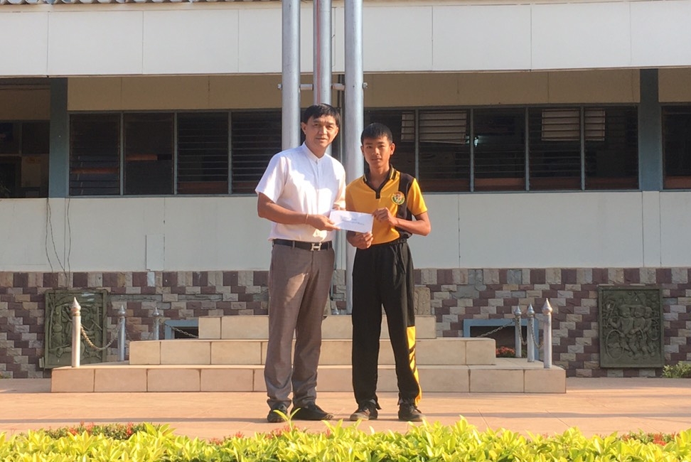 อดีตรองนายกเทศมนตรีเมืองท่าบ่อ ชื่นชมนักเรียน รร.ท่าบ่อ ที่เก็บเงินคืนเจ้าของ ชี้นี่คือแบบอย่างที่ดีของเยาวชน