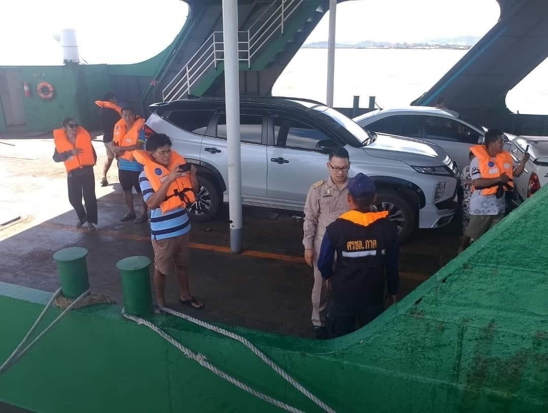 เจ้าท่าตราดสั่งเรือเฟอร์รี่ชื่อดังหยุดเดินเรือชั่วคราวหลังเกิดอุบัติเหตุพร้อมเรียกเจ้าของบริษัทสอบสวนและเรียกค่าเสียหาย 