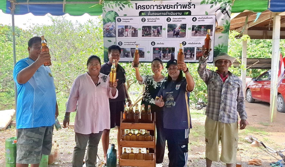 กำนันโพธิ์ชัยไอเดียเจ๋ง! กลั่นถุงพลาสติกเป็นน้ำมัน เติมรถวิ่งได้จริง ลดค่าครองชีพ