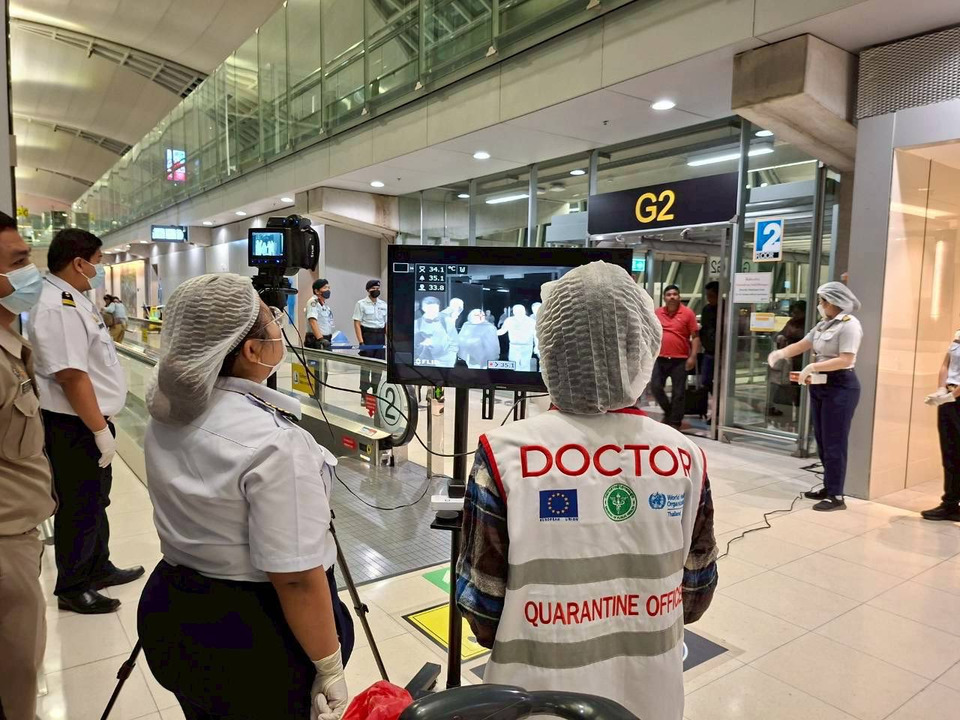 "ท่าอากาศยานสุวรรณภูมิ" ยกระดับมาตรการเฝ้าระวัง "ไวรัสนิปาห์" ร่วม สธ. ตั้งจุดคัดกรองผู้โดยสารเที่ยวบินจากอินเดีย