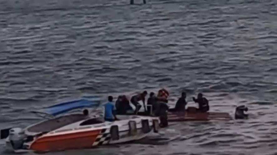 เรือสปีดโบ๊ทรับส่งพนักงานล่มระหว่างทางกลางทะเลคาดเหตุจากคลื่นลมแรง